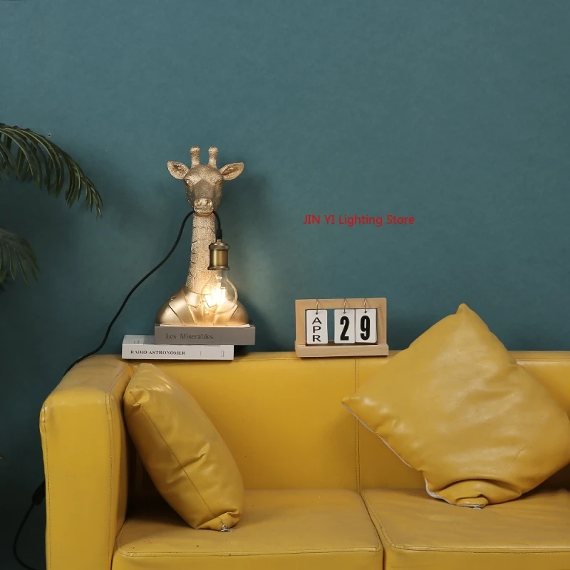 Decor Lighting Sales - โคมไฟตั้งพื้นรูปกิ้งก่าเรซิ่นสีทอง ลดราคาพิเศษ ไฟ LED เหมาะสำหรับใช้ข้างเตียง ทางเดิน