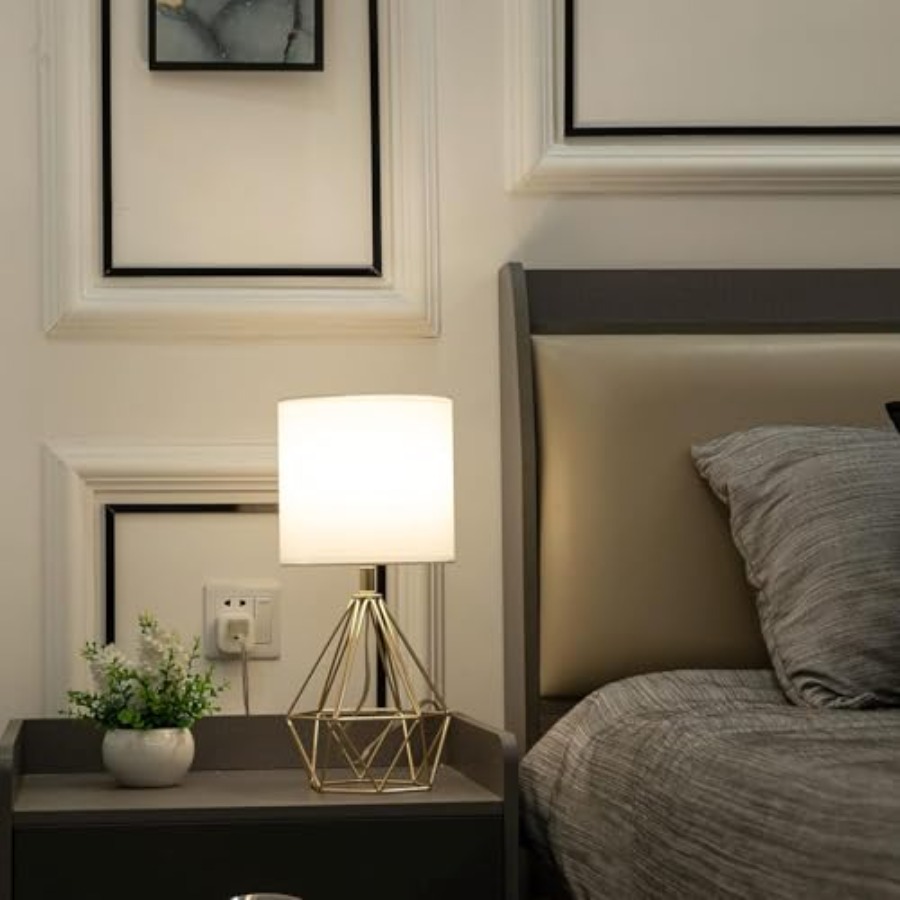 โคมไฟตั้งโต๊ะขนาดเล็กสำหรับห้อ - Geometric Lamp Shade บทวิจารณ์และราคา