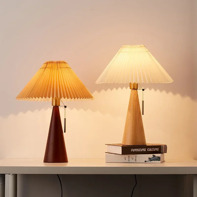โคมไฟตั้งโต๊ะแบบจีบย้อนยุค โคม - Decor Lighting Table Lamps บทวิจารณ์และราคา
